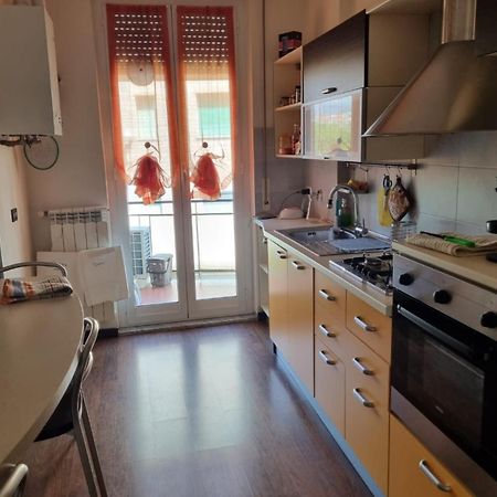House Of Fly With Sea View, Front The Beach Savona Ngoại thất bức ảnh