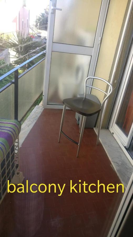 House Of Fly With Sea View, Front The Beach Savona Ngoại thất bức ảnh